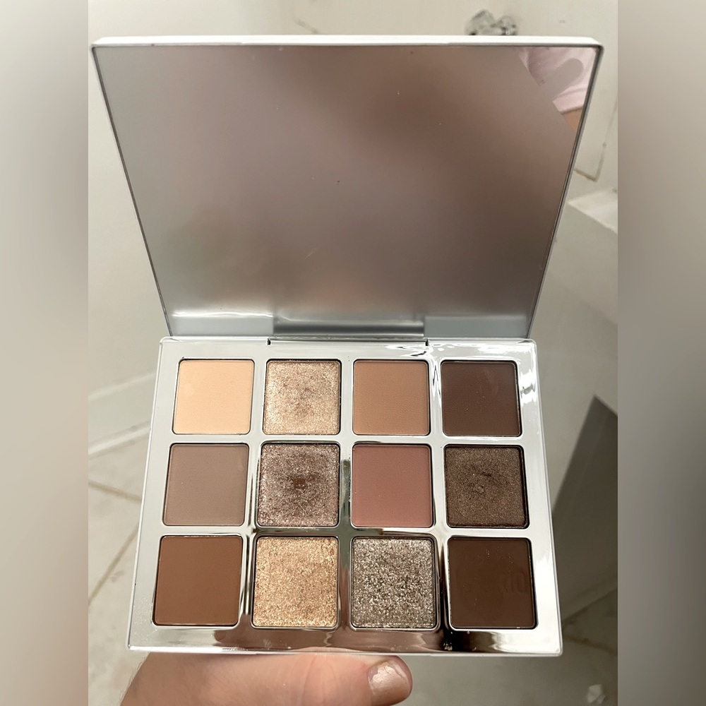 Makeup by Mario Ethereal Eyes lightly used